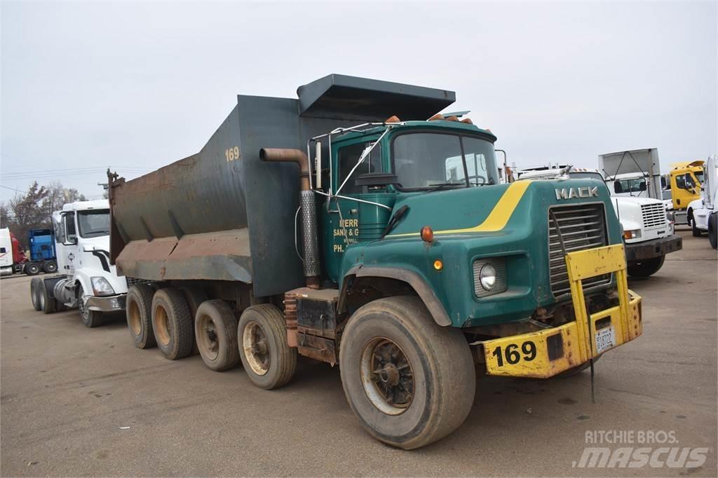 Mack DM688 Wywrotki