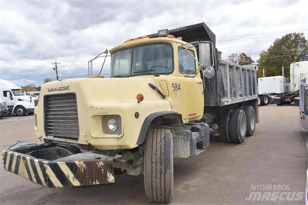 Mack DM690S Wywrotki