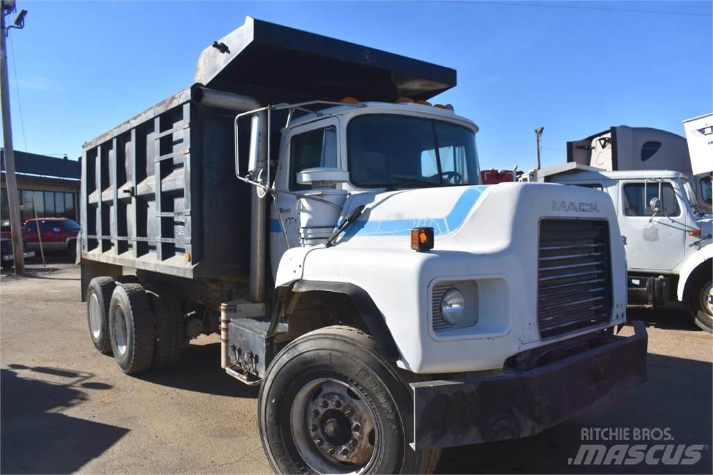Mack DM690S Wywrotki