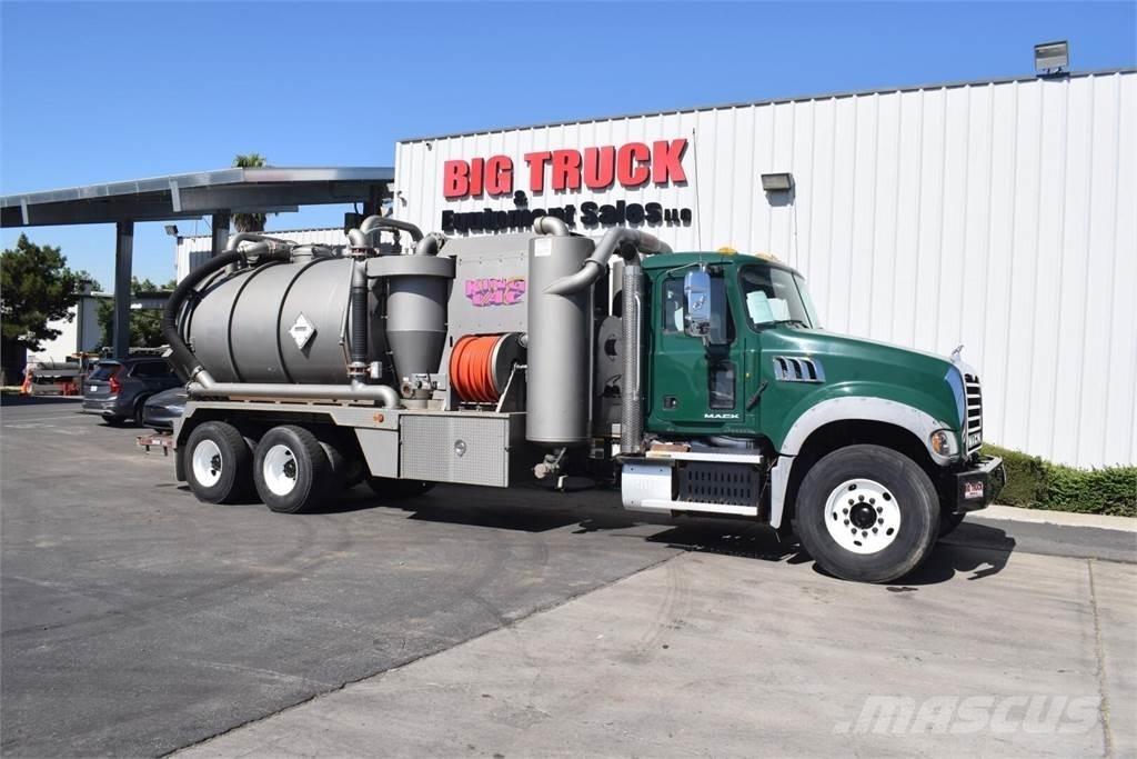 Mack GRANITE GU713 Cysterna