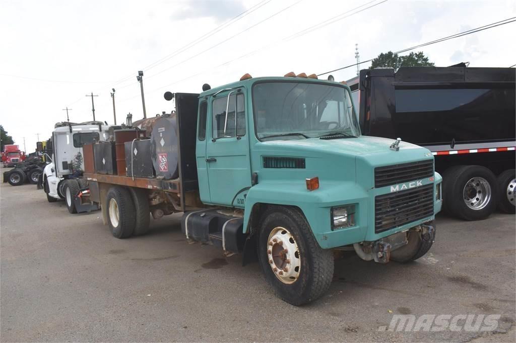 Mack MIDLINER CS200 Cysterna