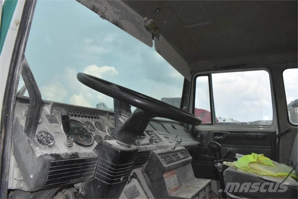 Mack MIDLINER CS200 Cysterna
