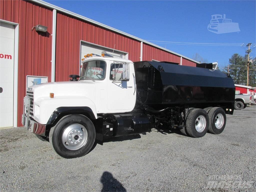 Mack R685S Cysterna