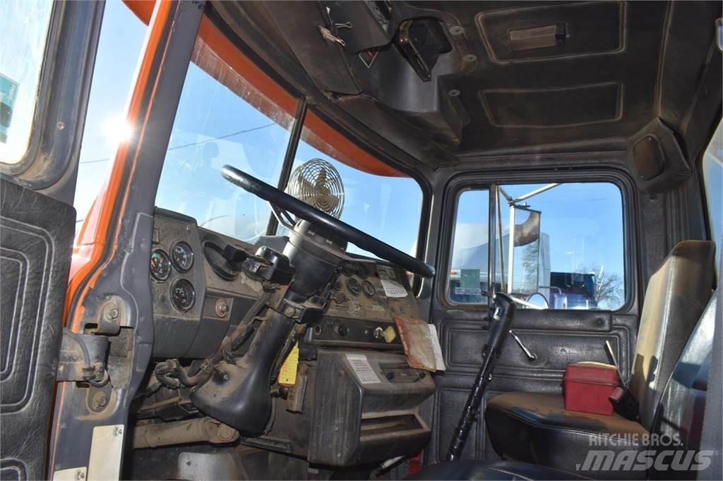 Mack RD688S Wywrotki