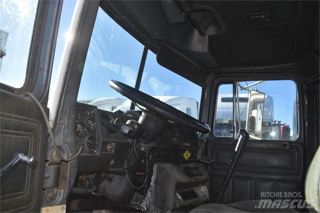 Mack RD688S Wywrotki