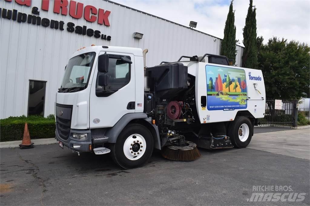 Peterbilt 220 Zamiatarki