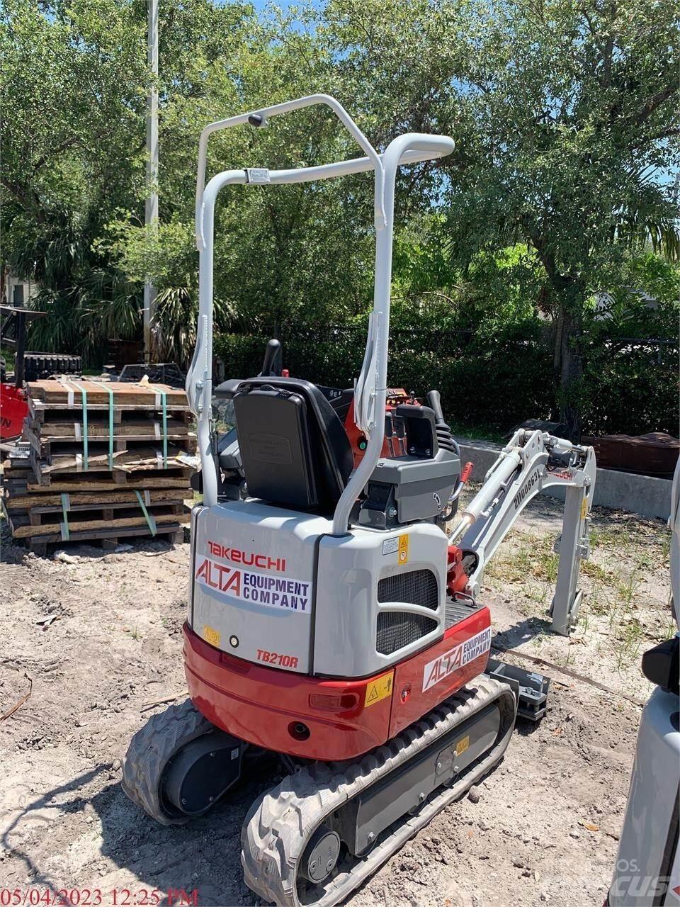 Takeuchi TB210R Minikoparki