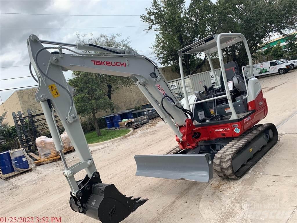 Takeuchi TB240 Minikoparki