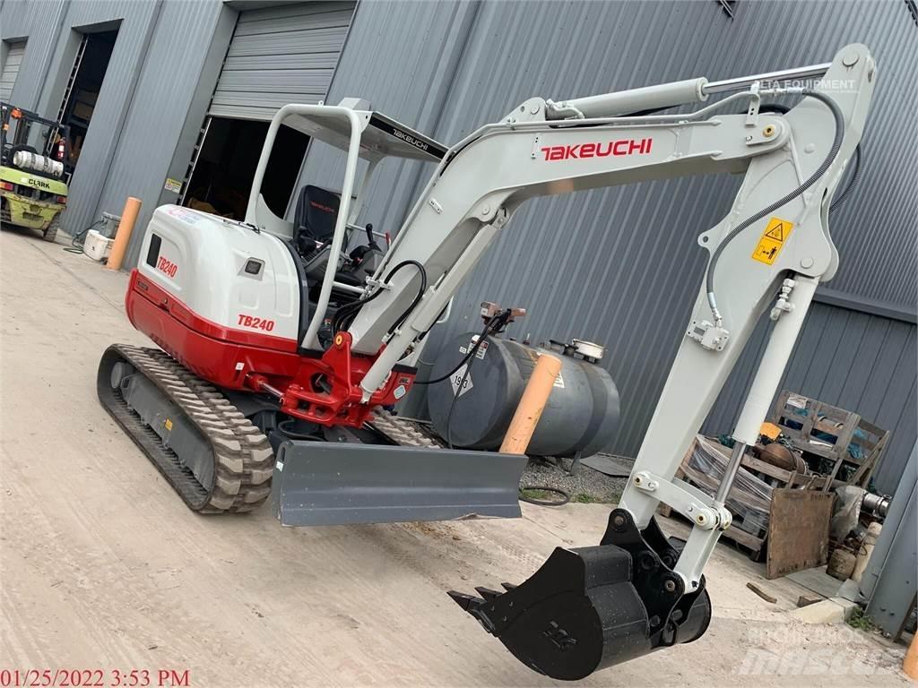 Takeuchi TB240 Minikoparki