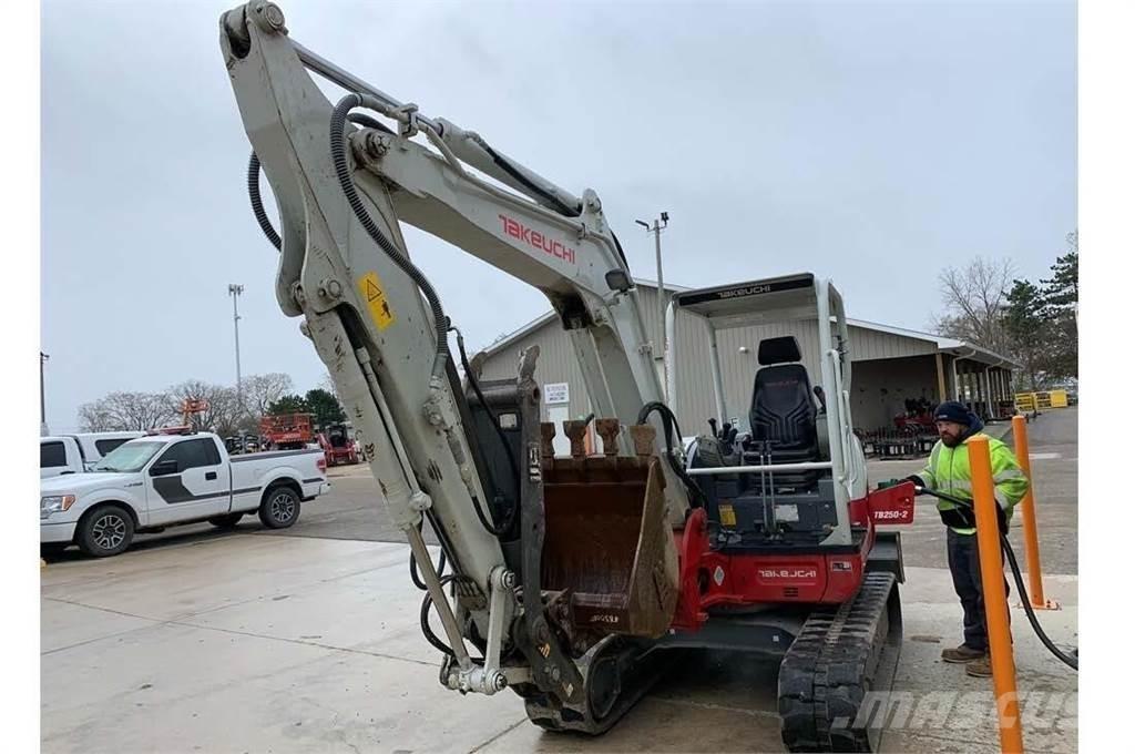 Takeuchi TB250-2 Minikoparki