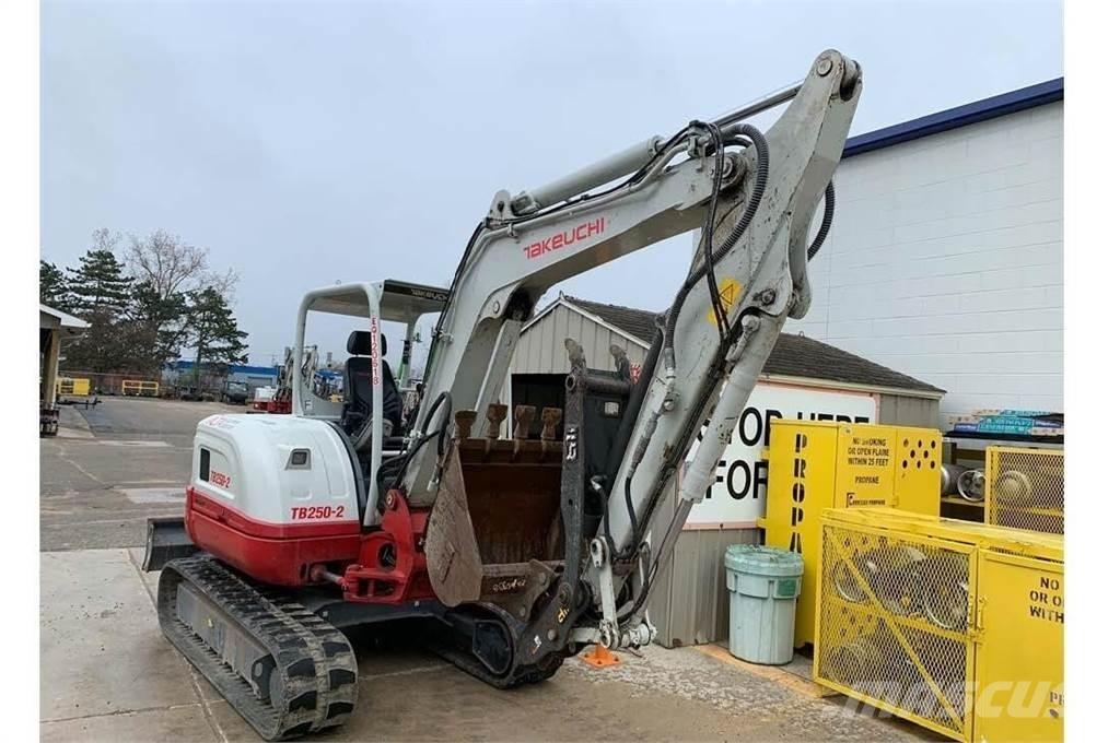 Takeuchi TB250-2 Minikoparki