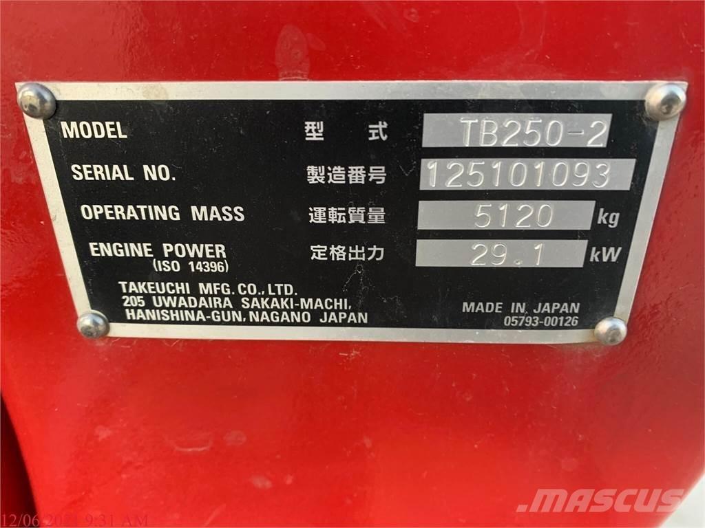 Takeuchi TB250-2 Minikoparki