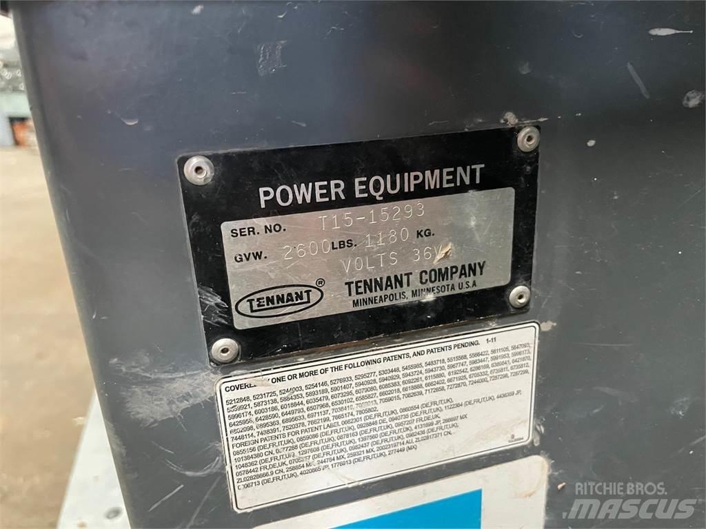 Tennant T15 Zamiatarki - Zgarniarki - Odśnieżarki