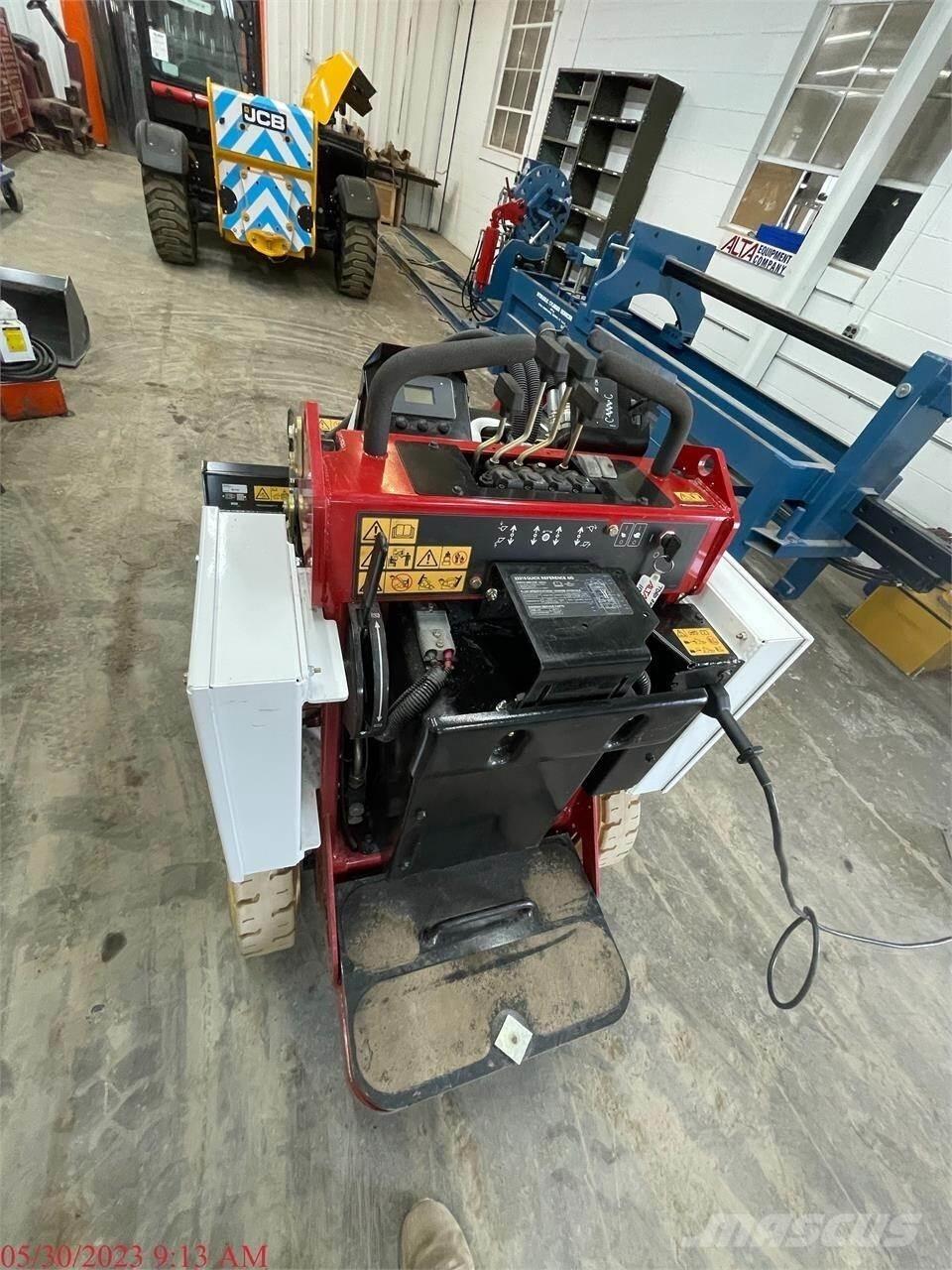 Toro E-DINGO 500 Ładowarki burtowe