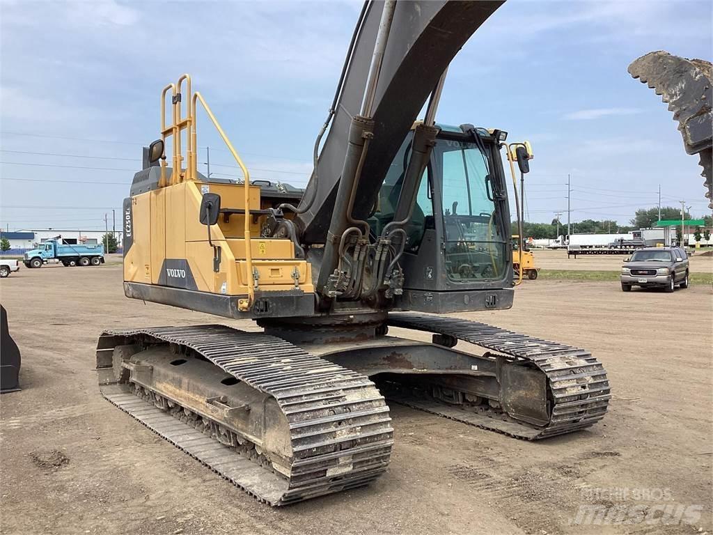 Volvo EC250EL Koparki gąsienicowe