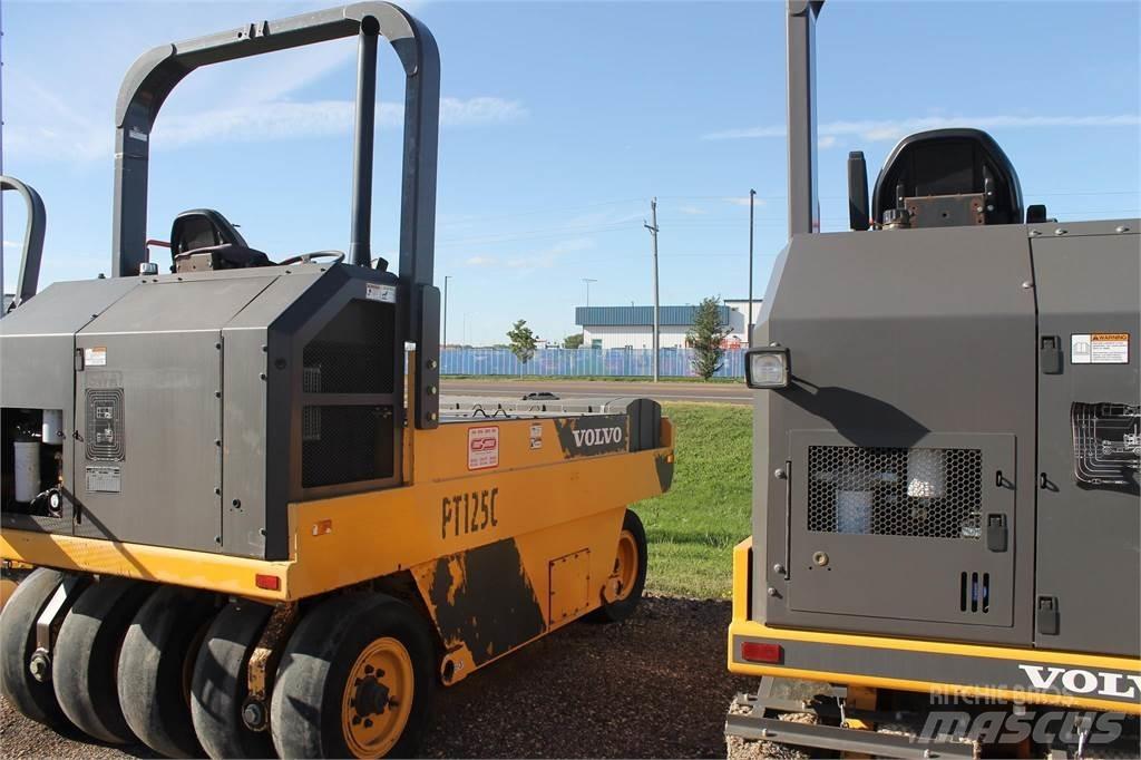 Volvo PT125C Walce ogumione