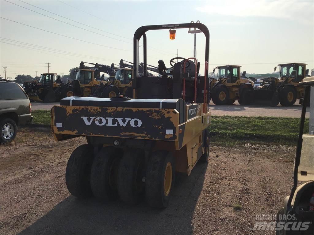 Volvo PT125C Walce ogumione