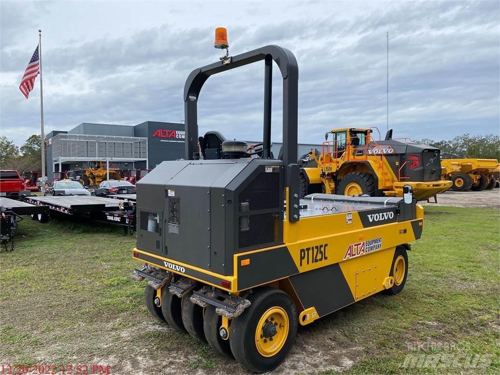 Volvo PT125C Walce ogumione