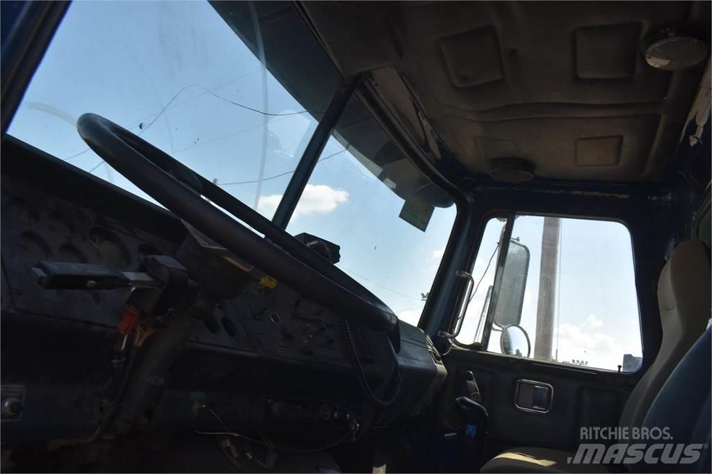 Volvo WG64T Wywrotki