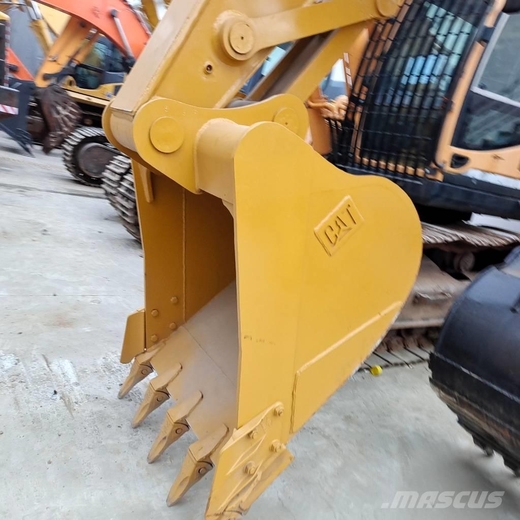 CAT 320 D 2 L Koparki gąsienicowe