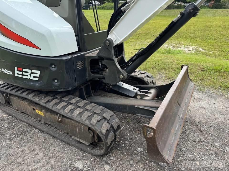 Bobcat e32 Minikoparki