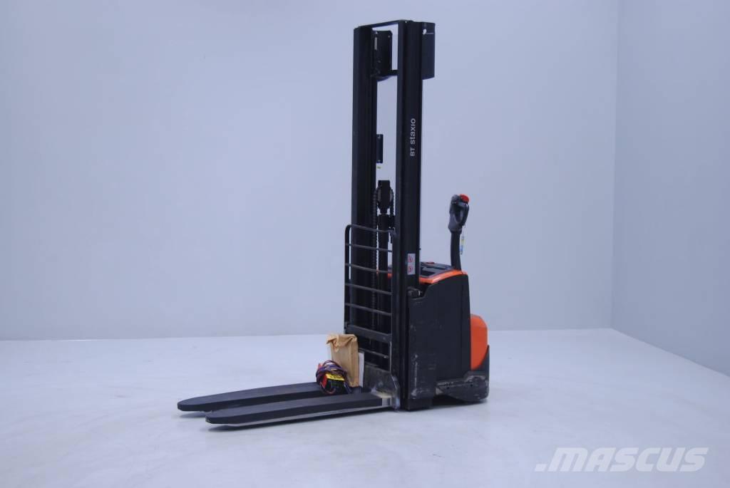 Toyota SWE120 Wózki widłowe unoszące z dyszlem