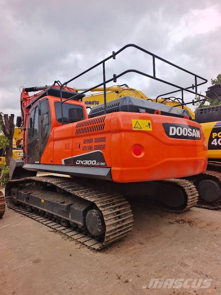 Doosan DX 300 Koparki gąsienicowe
