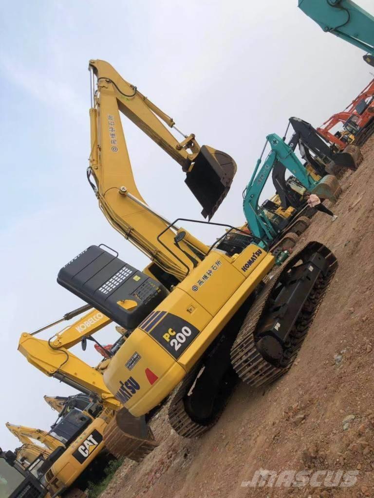 Komatsu 200-8 Koparki gąsienicowe