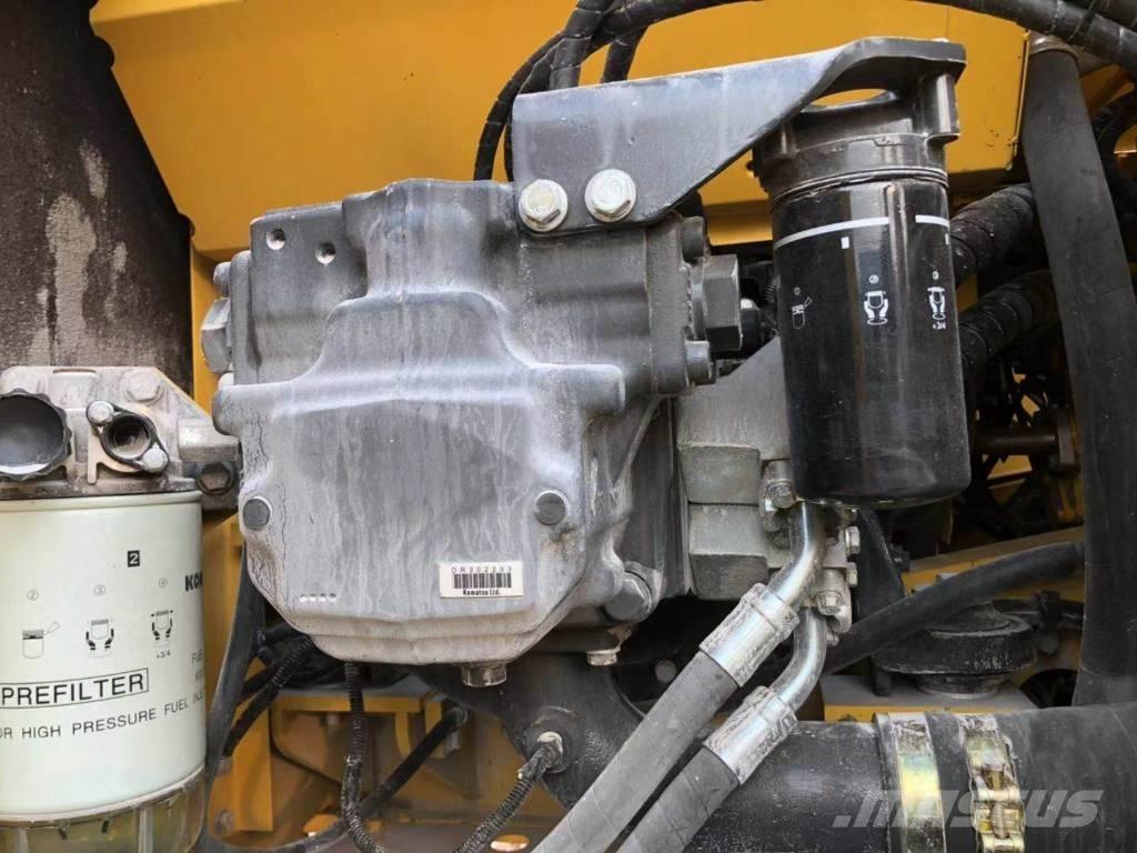 Komatsu 200-8 Koparki gąsienicowe