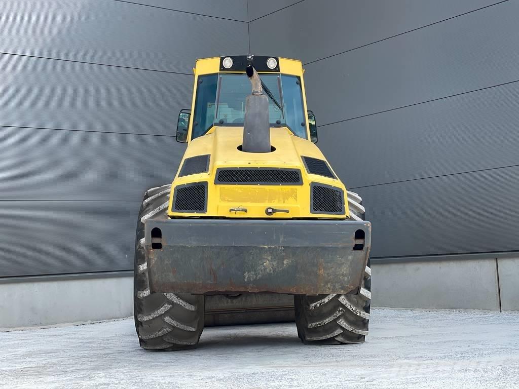 Bomag BW 213 DH-4 Walce jednobębnowe