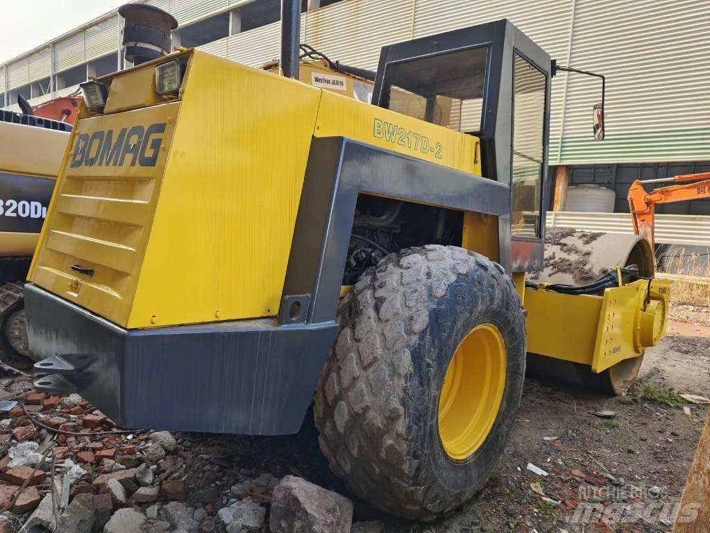 Bomag BW 217 Walce jednobębnowe
