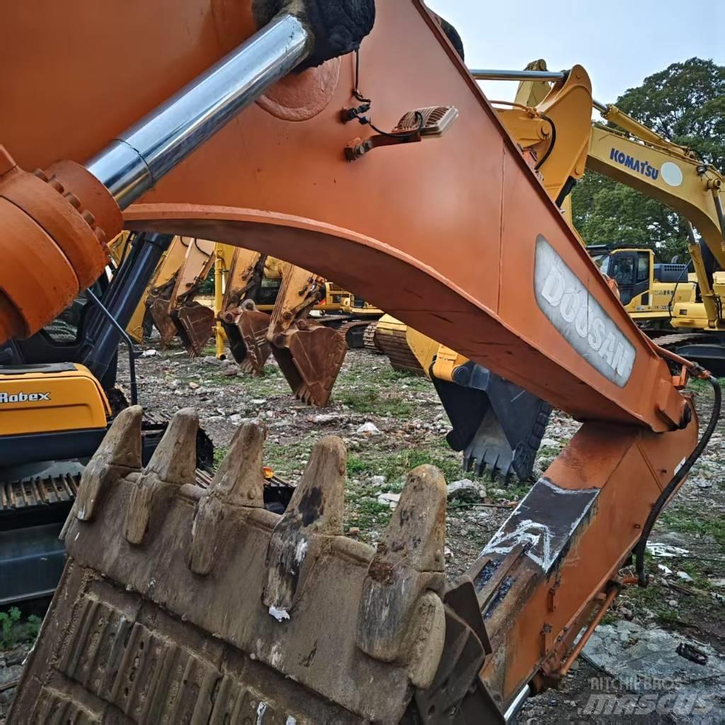 Doosan DX 300 LC Koparki gąsienicowe