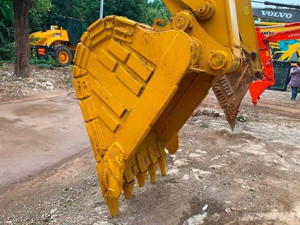 CAT 323 D L Koparki gąsienicowe