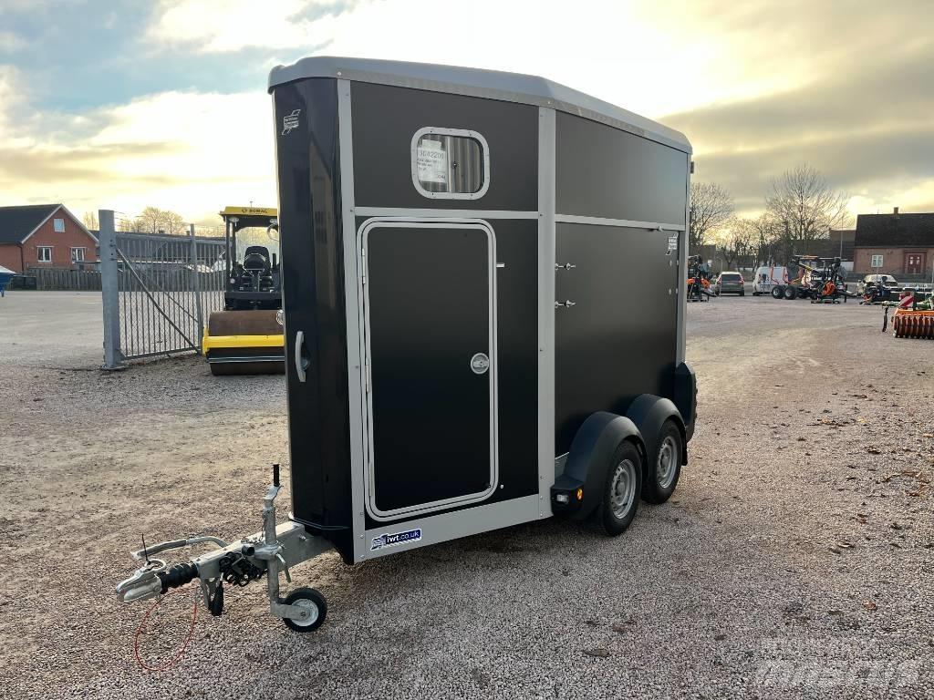 Ifor Williams HB 403 Naczepy do transportu zwierząt