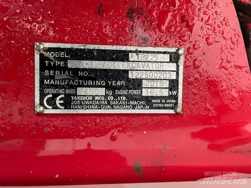 Takeuchi TB 225 Minikoparki