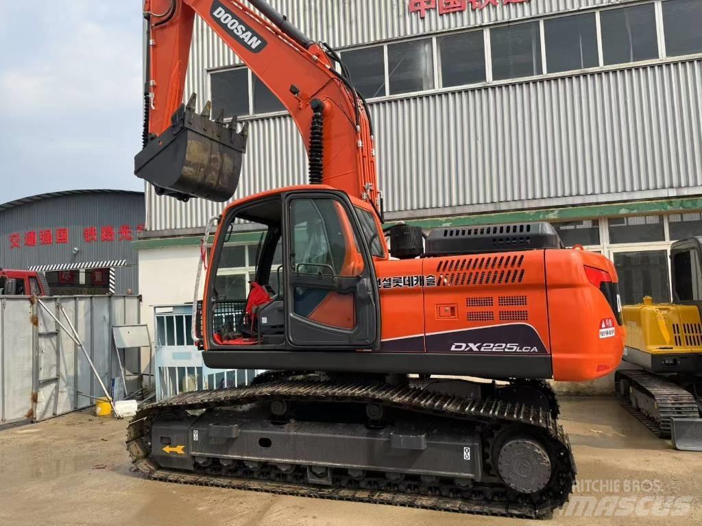 Doosan DX 225 LCA Koparki gąsienicowe