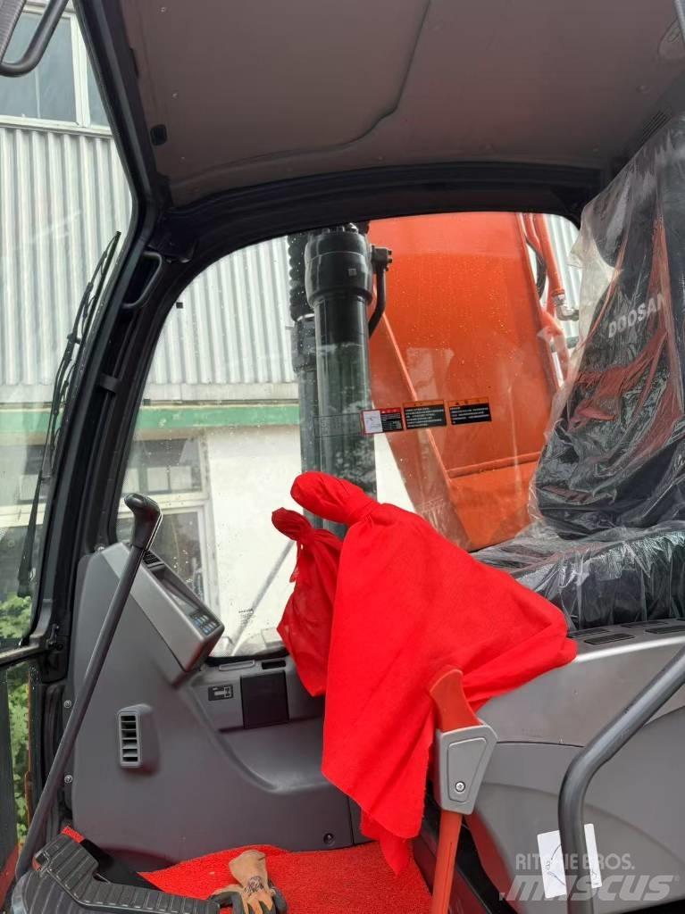 Doosan DX 225 LCA Koparki gąsienicowe