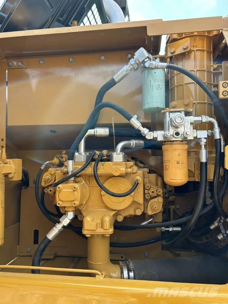 CAT 320 D Koparki gąsienicowe