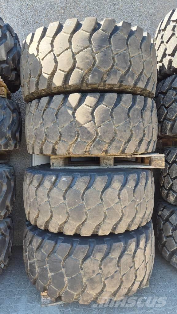 BKT 23.5R25 Opony, koła i felgi