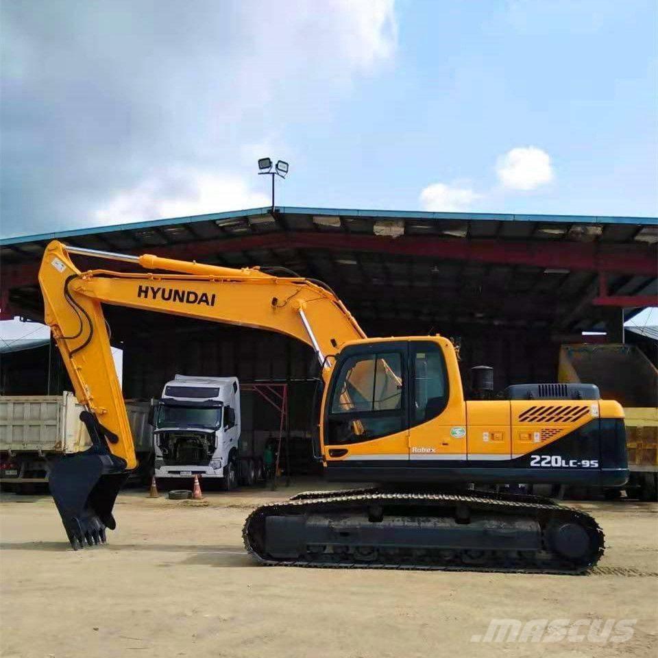 Hyundai Robex 220 Koparki gąsienicowe