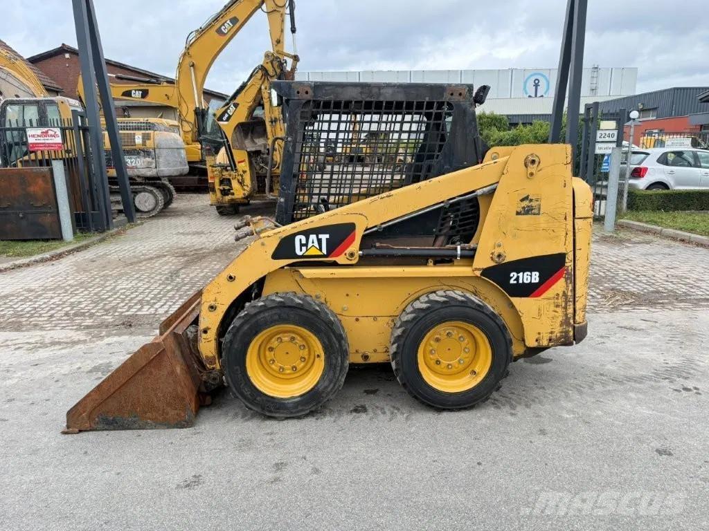 CAT 216B (226B) Ładowarki burtowe