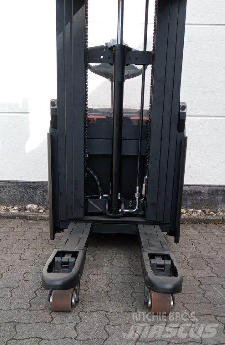 Toyota SWE120L Wózki widłowe unoszące z dyszlem