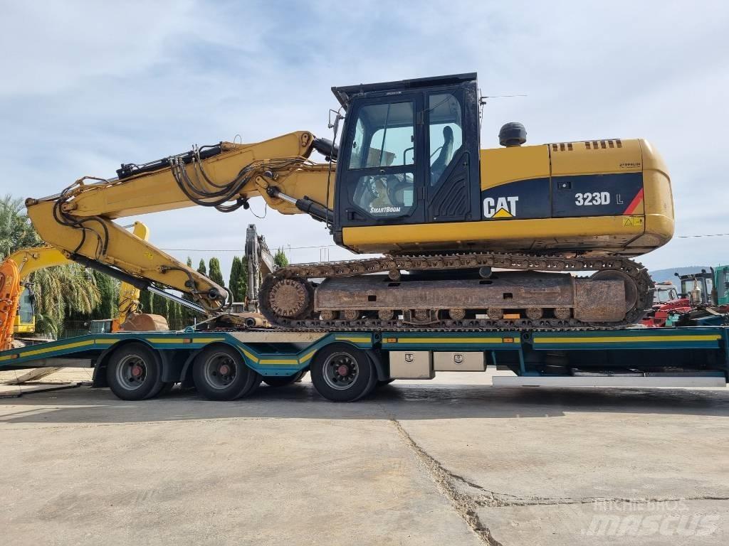 CAT 323 D L Koparki gąsienicowe