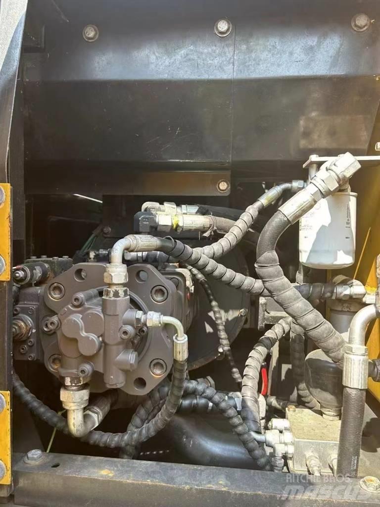Volvo 140 Koparki gąsienicowe