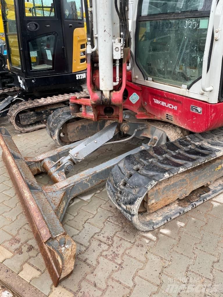 Takeuchi TB 260 Minikoparki