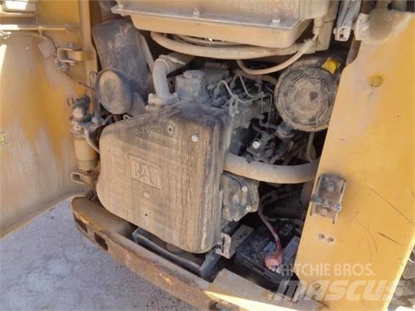 CAT 252B3 Ładowarki burtowe
