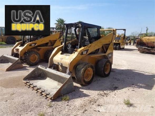 CAT 252B3 Ładowarki burtowe