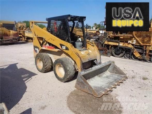 CAT 252B3 Ładowarki burtowe