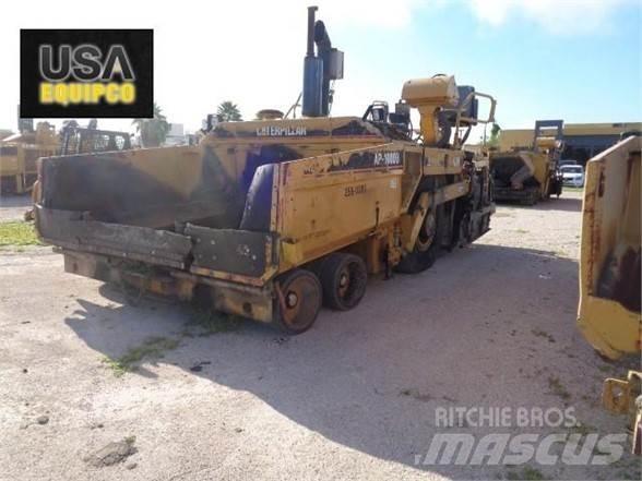 CAT AP-1000B Rozściełacze do asfaltu