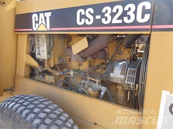 CAT CS-323C Walce jednobębnowe